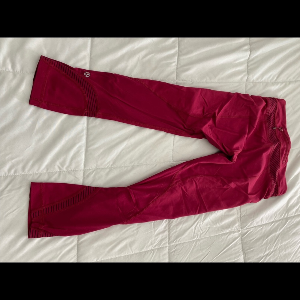 CROPPED LULULEMON LEGGINGS SIZE 4